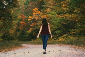 Walking Benefits – सिर्फ टहलने से मिलेंगे आपको सेहत से संबंधित यह अद्भुत 6 फायदे