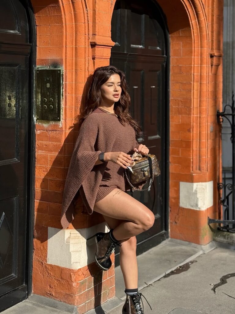 Avneet kaur